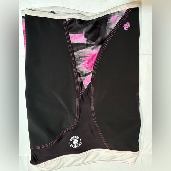 Clinch Gear Womens MMA Fighting / Boxing EUC Training Shorts Black Pink Size 10 - Picture 4 of 9